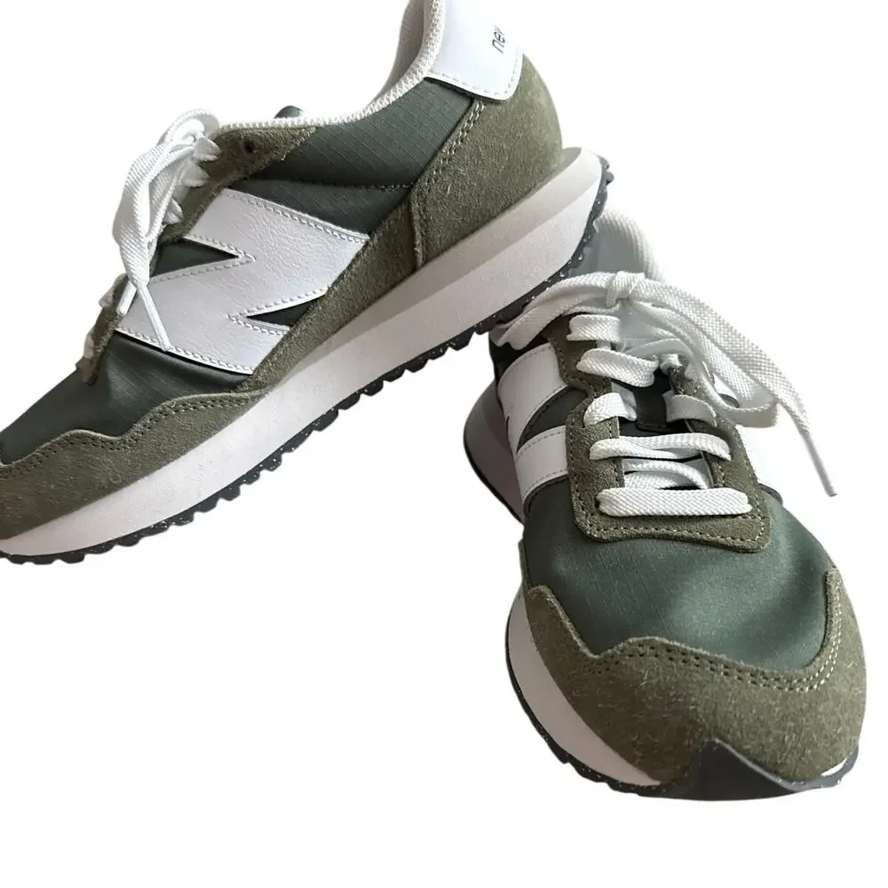 New Balance 237 Retro Lifestyle Sneakers in Dark Olivine/White Size 9 (Men 7.5)